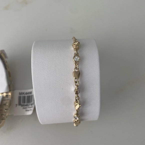 🆕Michael Kors Women's Pyper Gold Tone Watch and Bracelet Gift Set MK4495 - Picture 4 of 5